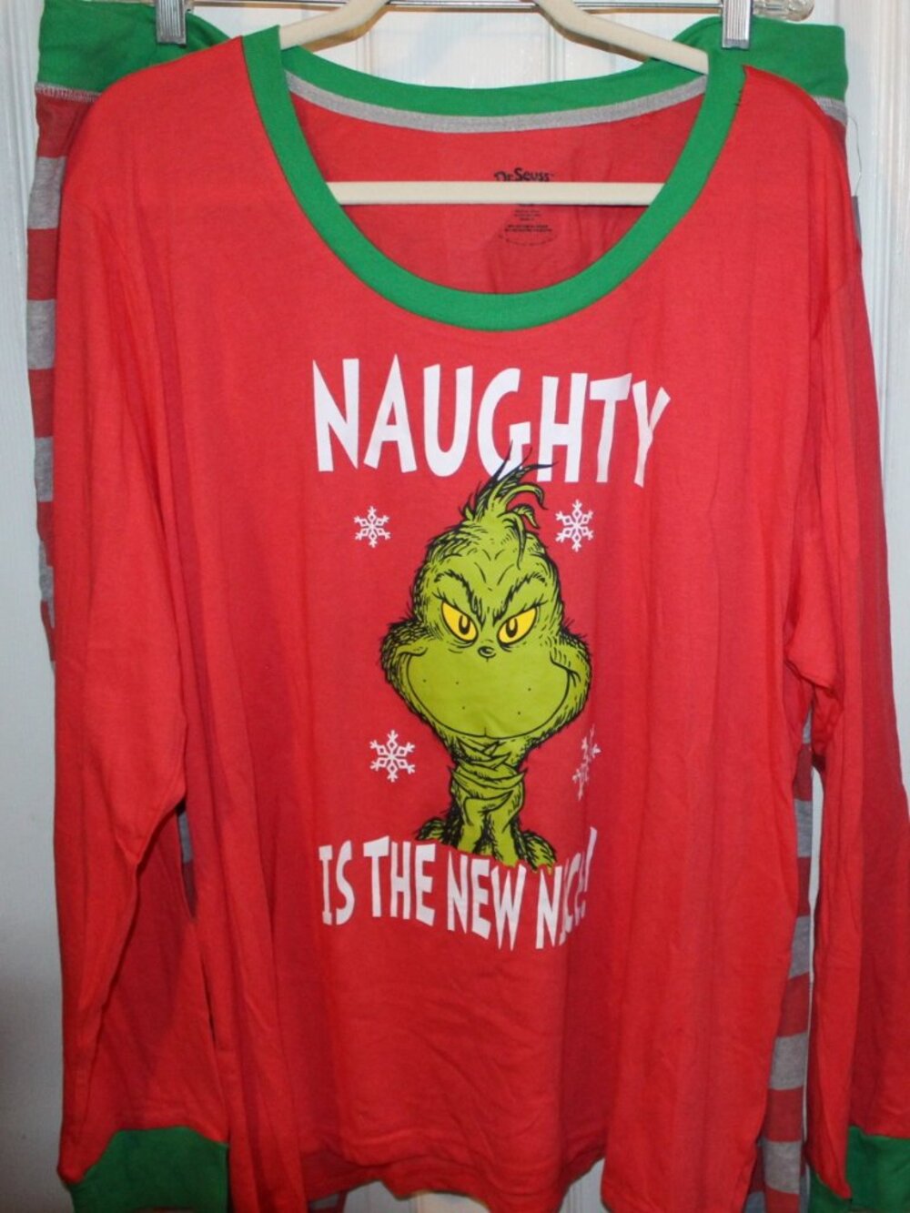 NWT Dr. Seuss Grinch Pajama set women's size 3X CUTE!! - Picture 2 of 10